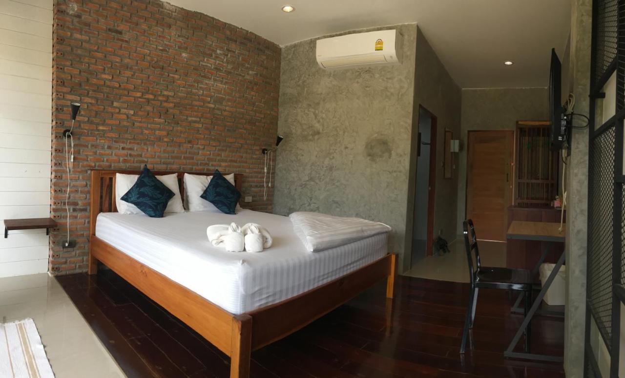 The Pud Dee Hotel Chiang Khan Bagian luar foto